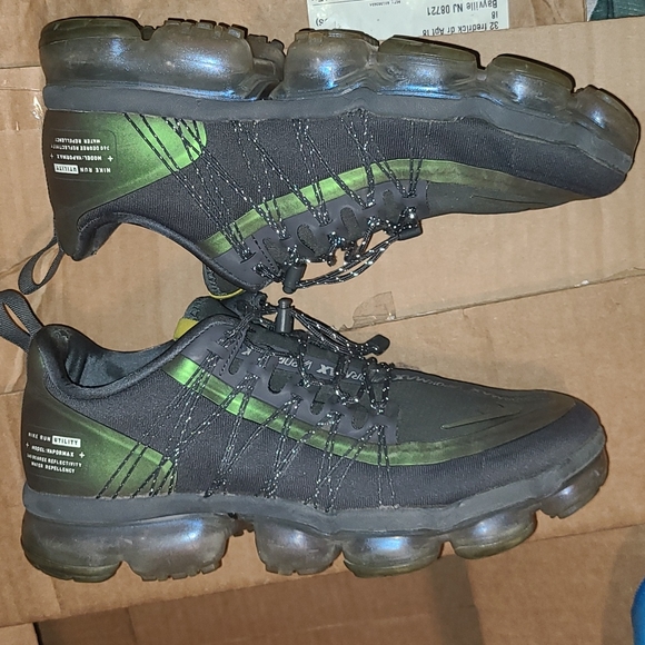 Nike sz 8 vapormax utility gray and green. Priced to move. USED - Picture 5 of 5